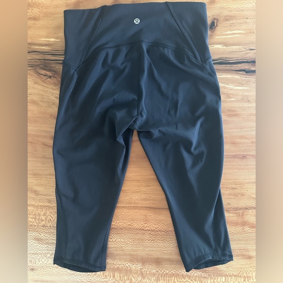 LULULEMON Cropped Leggings - Picture 2 of 11